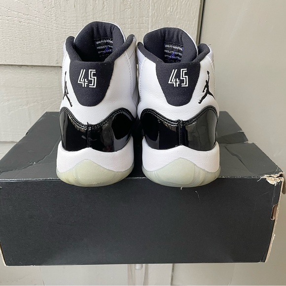 Air Jordan Retro 11 Concord Size 6Y - Picture 4 of 6